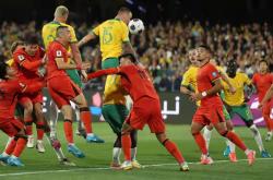 开云体育APP下载-包含国际足球赛事中群星荟萃，球场变战场的词条