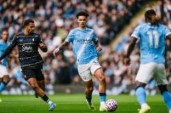 开云体育app-埃弗顿阵中球员频频伤退，引发关注