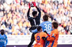 开云体育-守门员神勇扑救助球队守住胜局