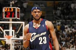 开云平台-包含篮球明星的私人生活曝光，引发球迷围观的词条