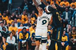 开云平台-东部决赛惊现绝杀一幕，骑士队成功扳回一局胜局的简单介绍