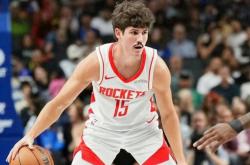 开云体育下载-超级新秀表现抢眼，成为球队未来希望