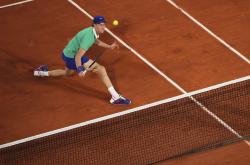 开云体育直播-包含法网轻取澳网，辛纳状态火热的词条