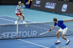 开云体育登录-包含法网翻盘温网，梅德韦杰夫状态火热的词条