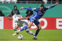 开云足球直播-马赛客场不敌对手，主场压力加大