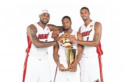 开云体育官网-欧冠决赛之夜，奥斯梅恩防守端锁死对手，那不勒斯登顶欧洲之巅