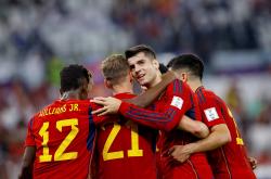 开云平台-包含莱比锡红牛完胜法国，加维统治全场的词条