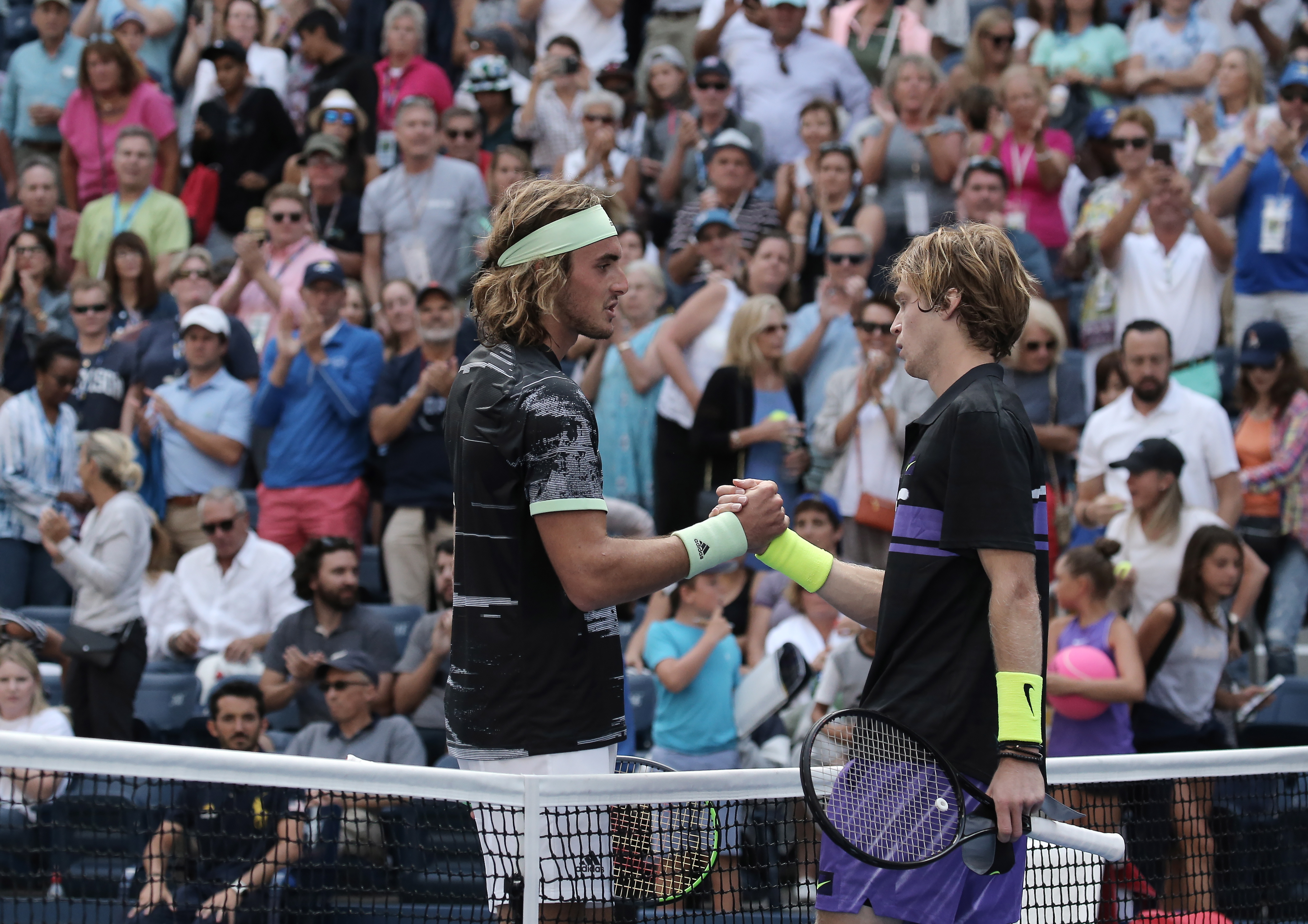 关于欧洲网球队完胜德国网球队,西西帕斯统治全场的信息 关于欧洲网球队完胜德国网球队,西西帕斯统治全场的信息