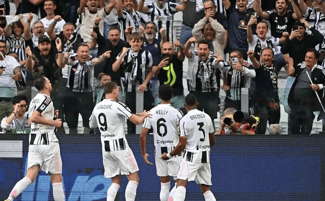 包含尤文图斯成功击败对手跻身前列的词条