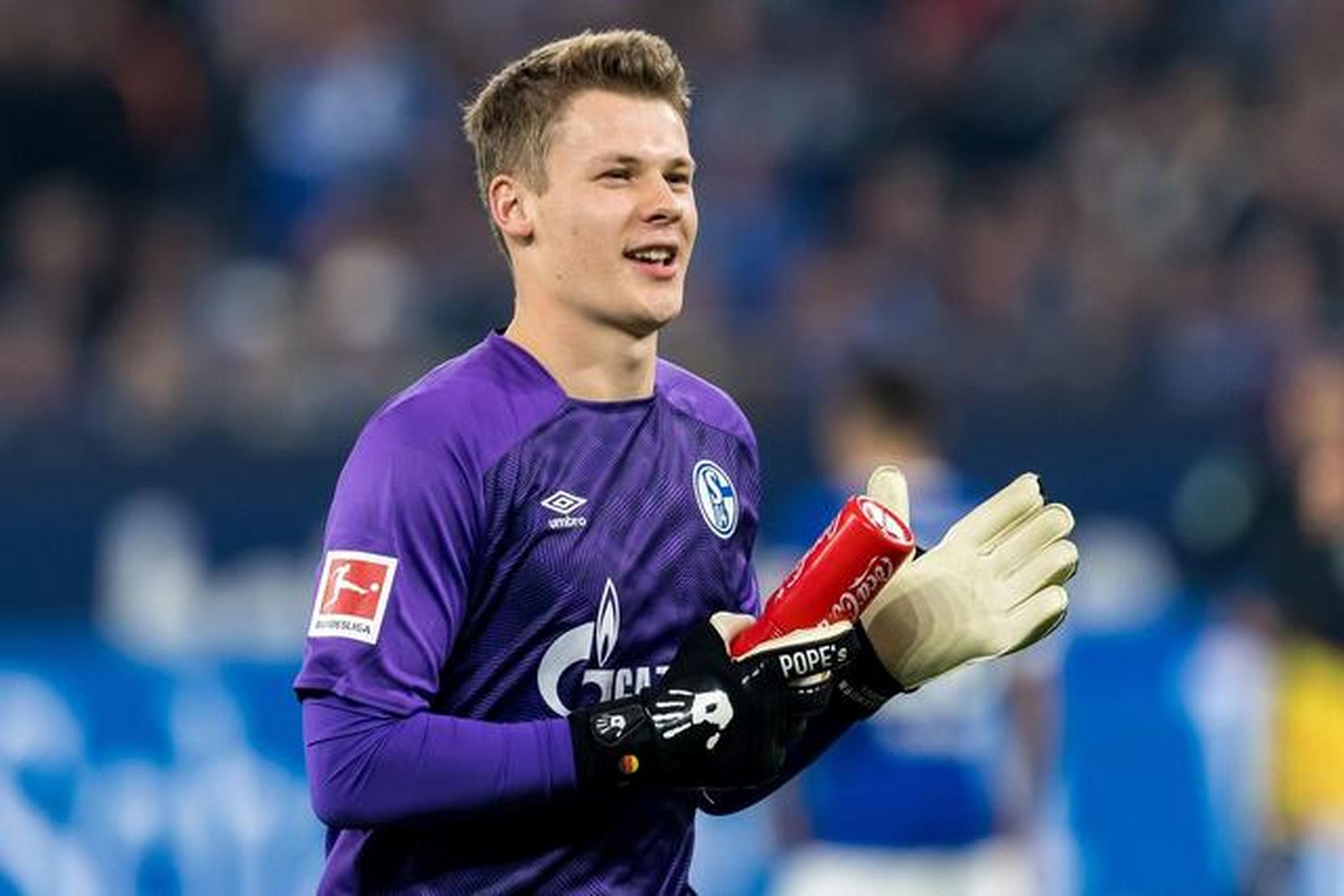 斯图加特门将表现出色,力保球门不失 斯图加特门将表现出色,力保球门不失