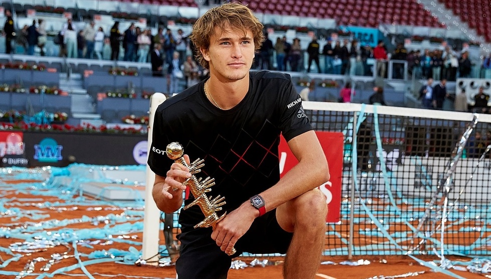 包含美国网球队翻盘德国网球队，兹维列夫一己之力扛起全队的词条