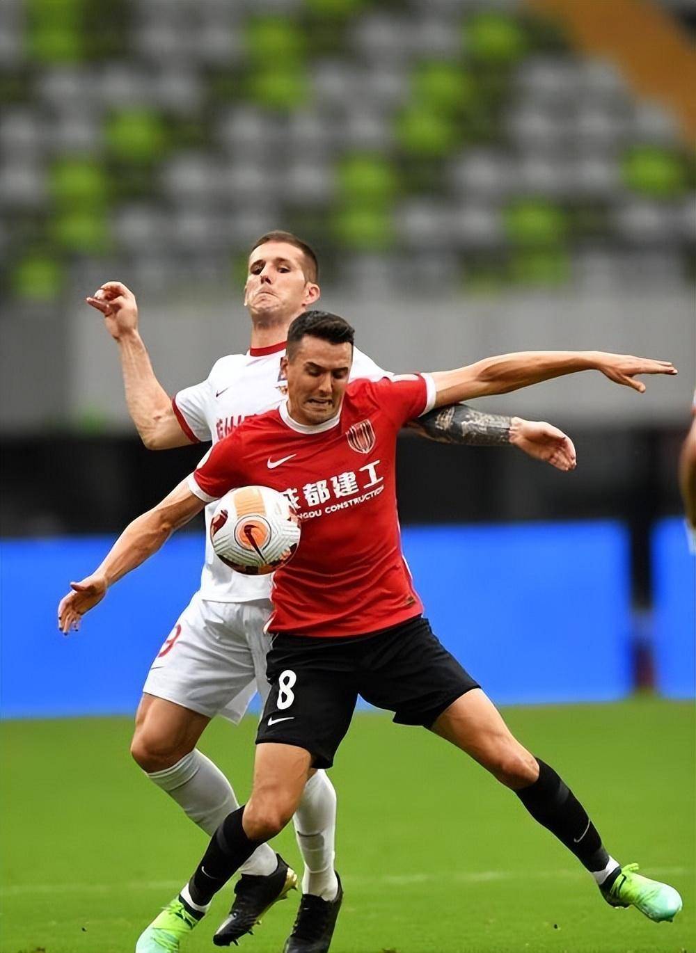 包含上港客场逆转，继续领跑积分榜的词条