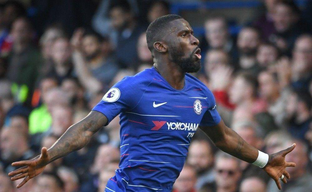 包含利物浦后卫约翰斯通面临伤病困扰的词条