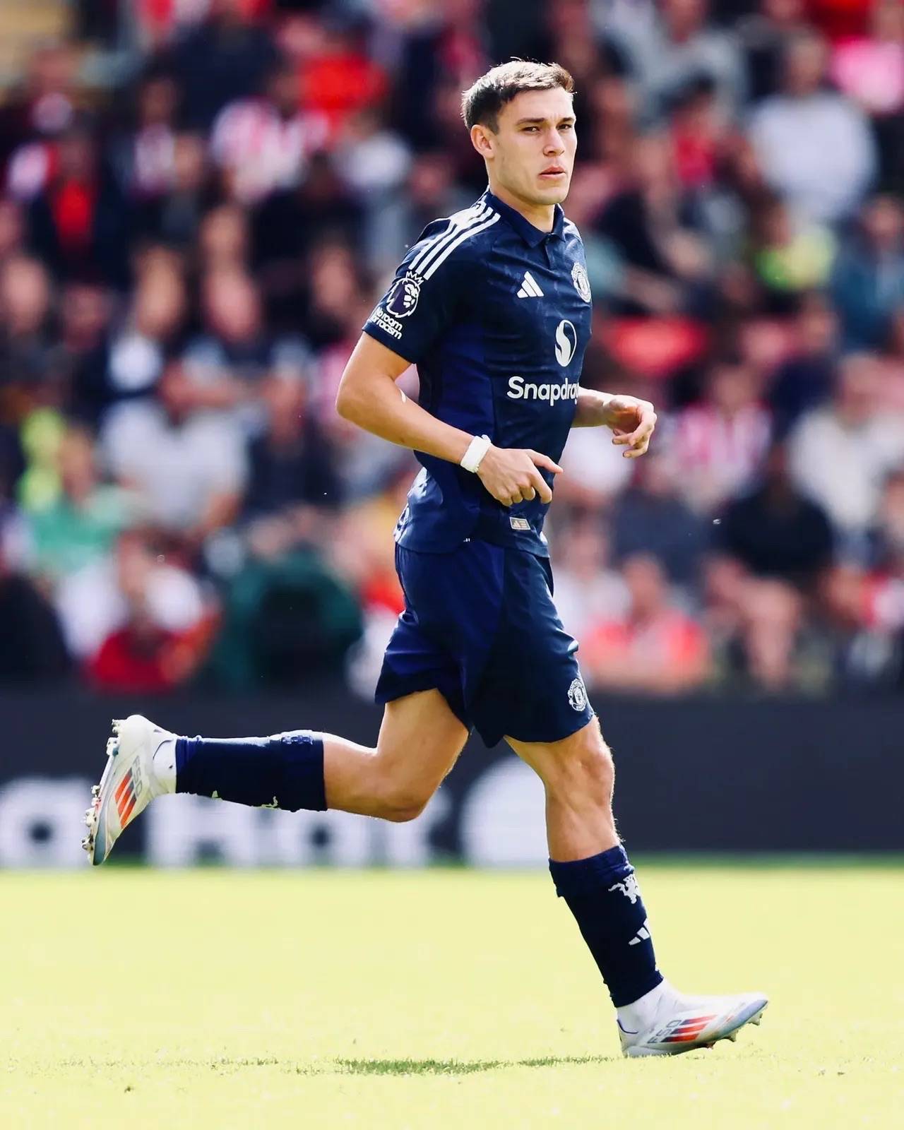 曼联客场大胜，南安普顿队迎首败