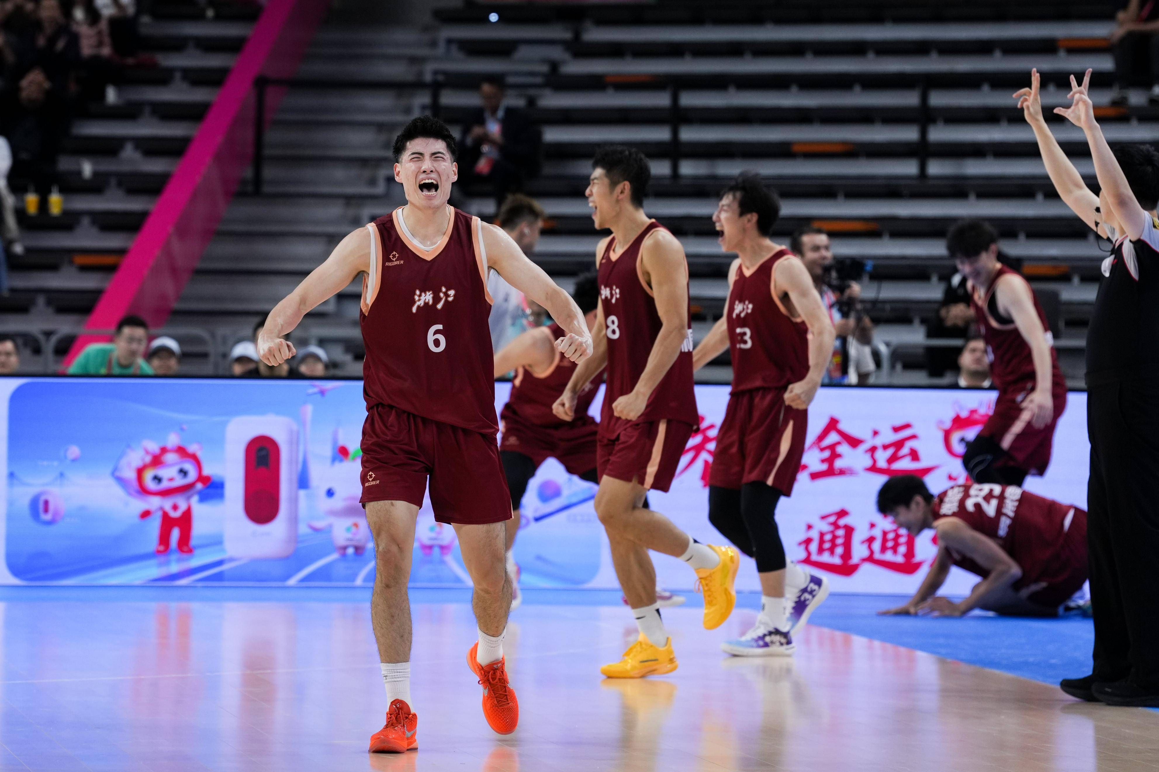 河北华夏男篮客场逆转广东队