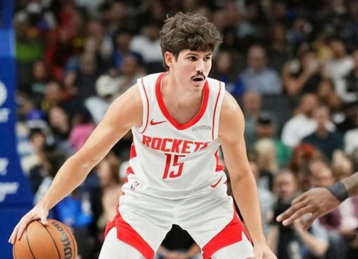 超级新秀表现抢眼，成为球队未来希望