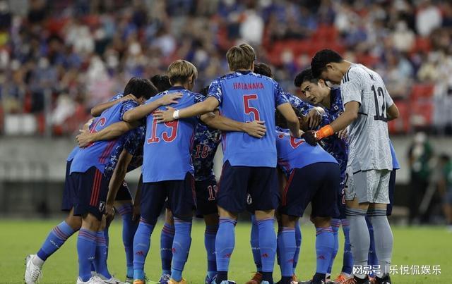 韩国队横扫日本队,黄鸭组合点燃赛场 韩国队横扫日本队,黄鸭组合点燃赛场