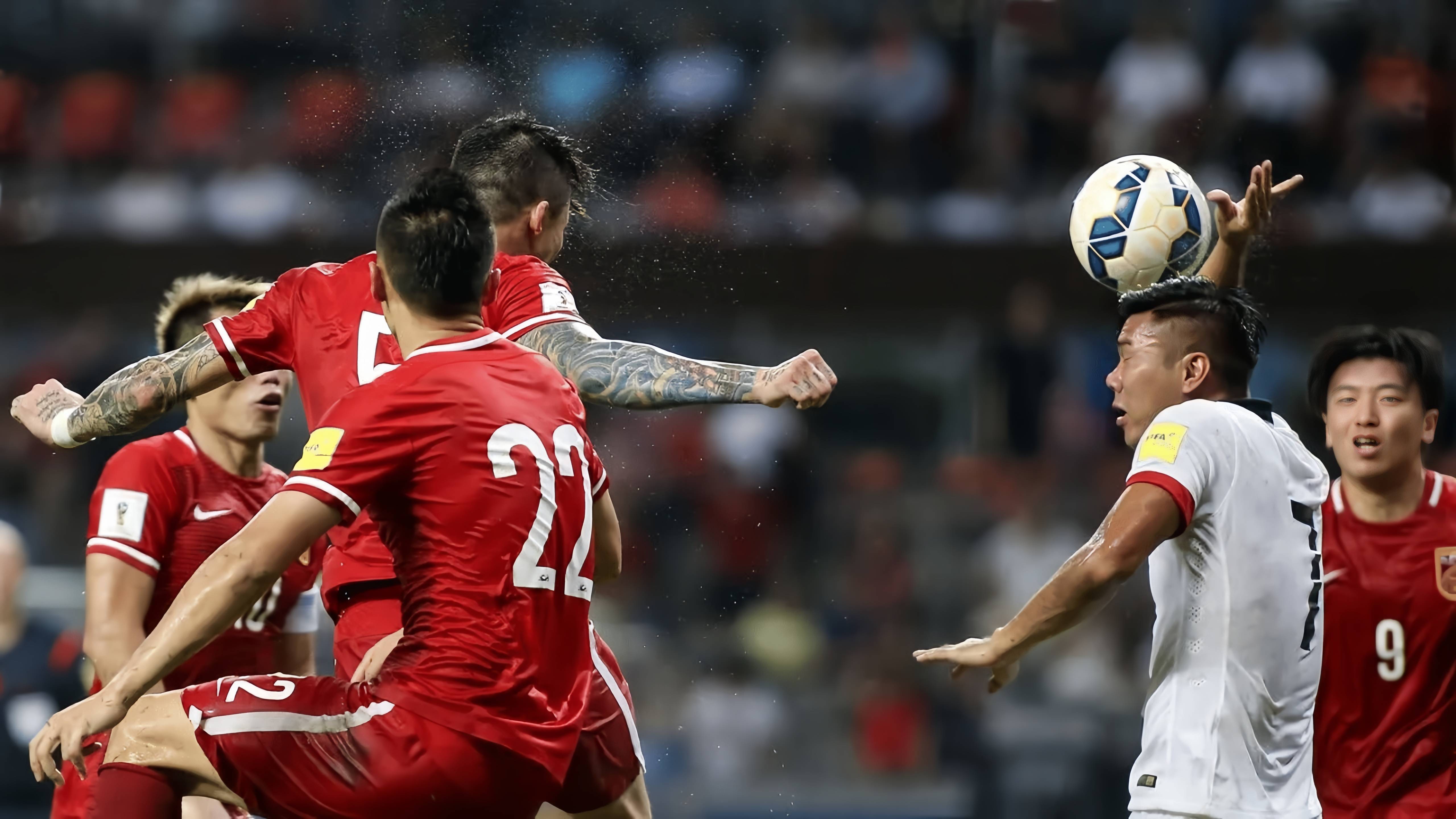 国内足球职业联赛激烈对决中球员斗志昂扬的简单介绍 国内足球职业联赛激烈对决中球员斗志昂扬的简单介绍