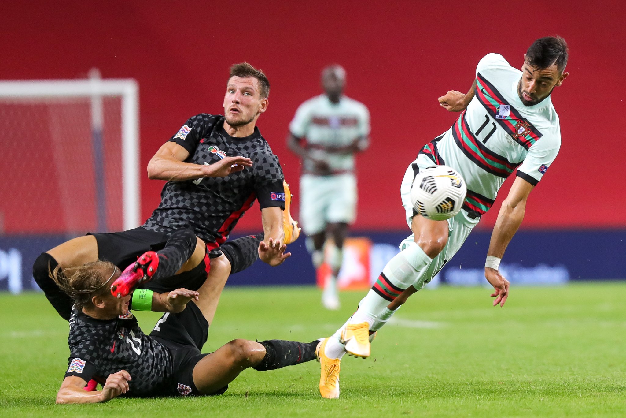 包含葡萄牙队碾压中国队，波尔高光表现的词条