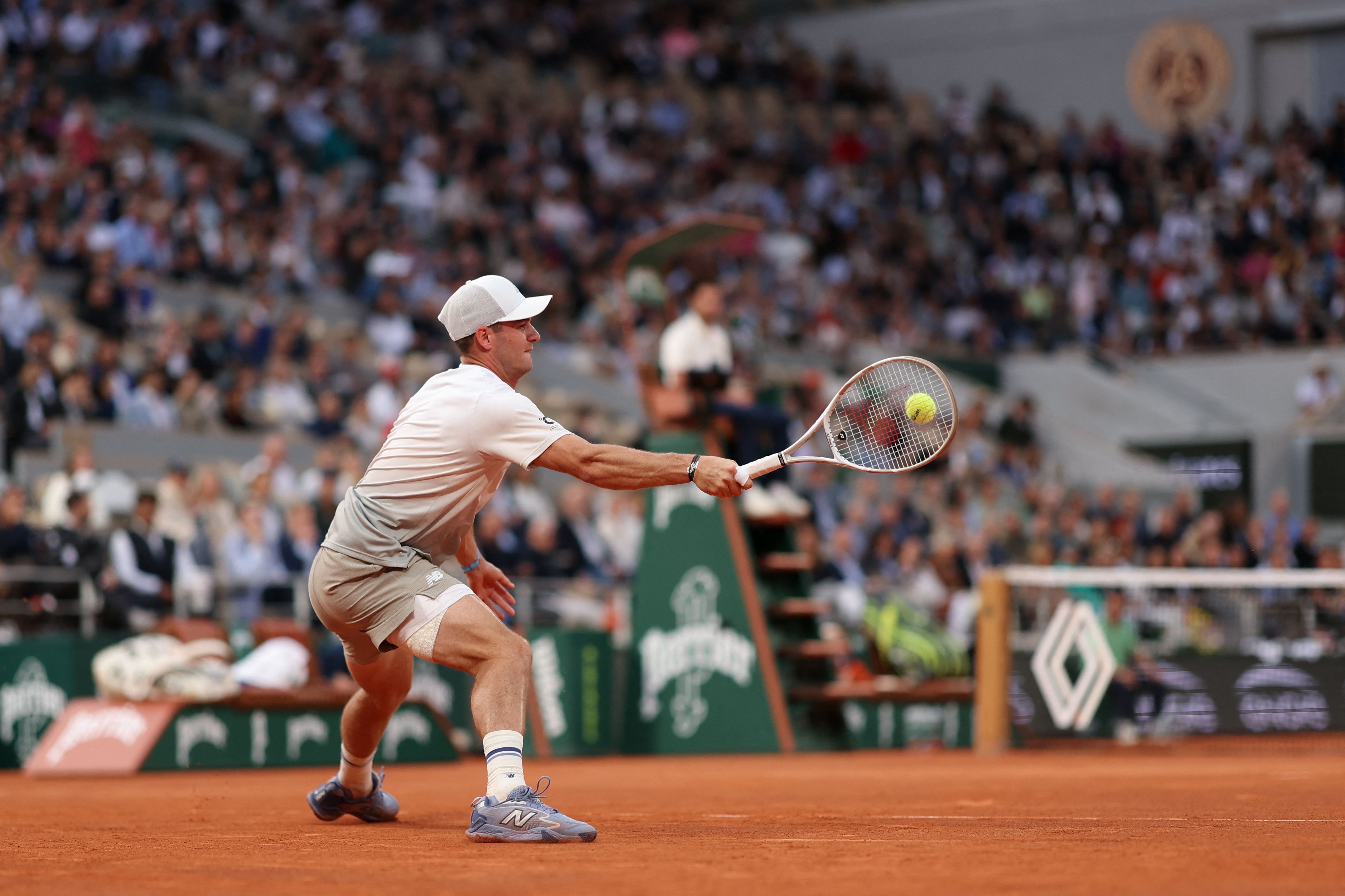 澳大利亚网球队完胜法国网球队，阿尔卡拉斯爆发神勇的简单介绍