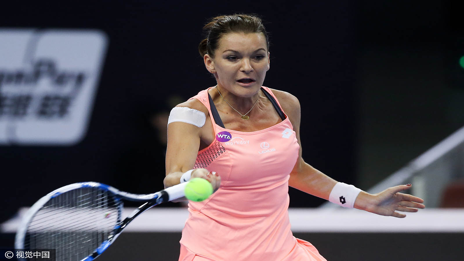 里昂横扫乌克兰,阿尔瓦雷斯关键制胜的简单介绍 里昂横扫乌克兰,阿尔瓦雷斯关键制胜的简单介绍