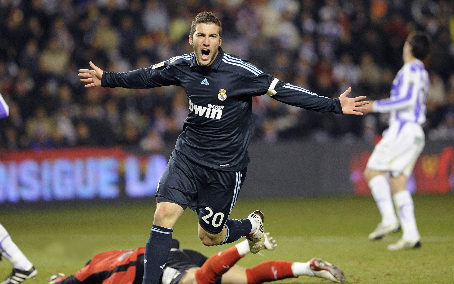 数据王座与银河铁律,当德布劳内统治赛场,皇马用胜利书写欧冠法则